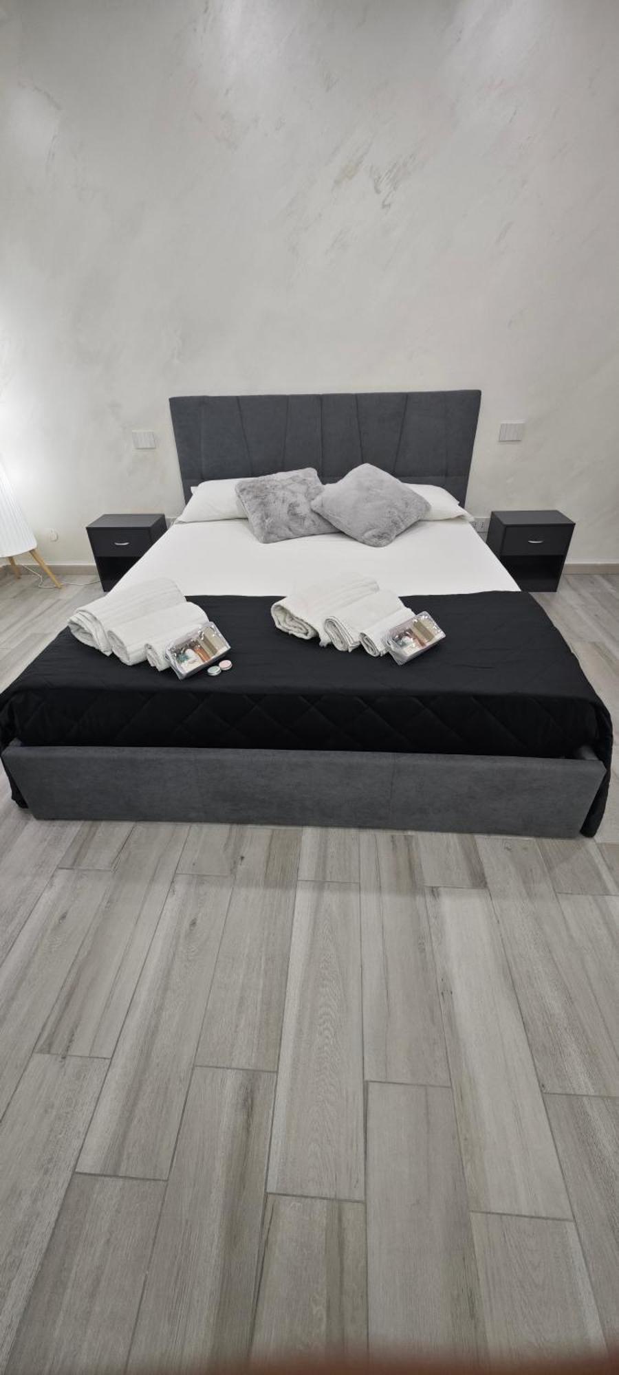 Wonder House Apartment Mirabella Imbaccari Bagian luar foto