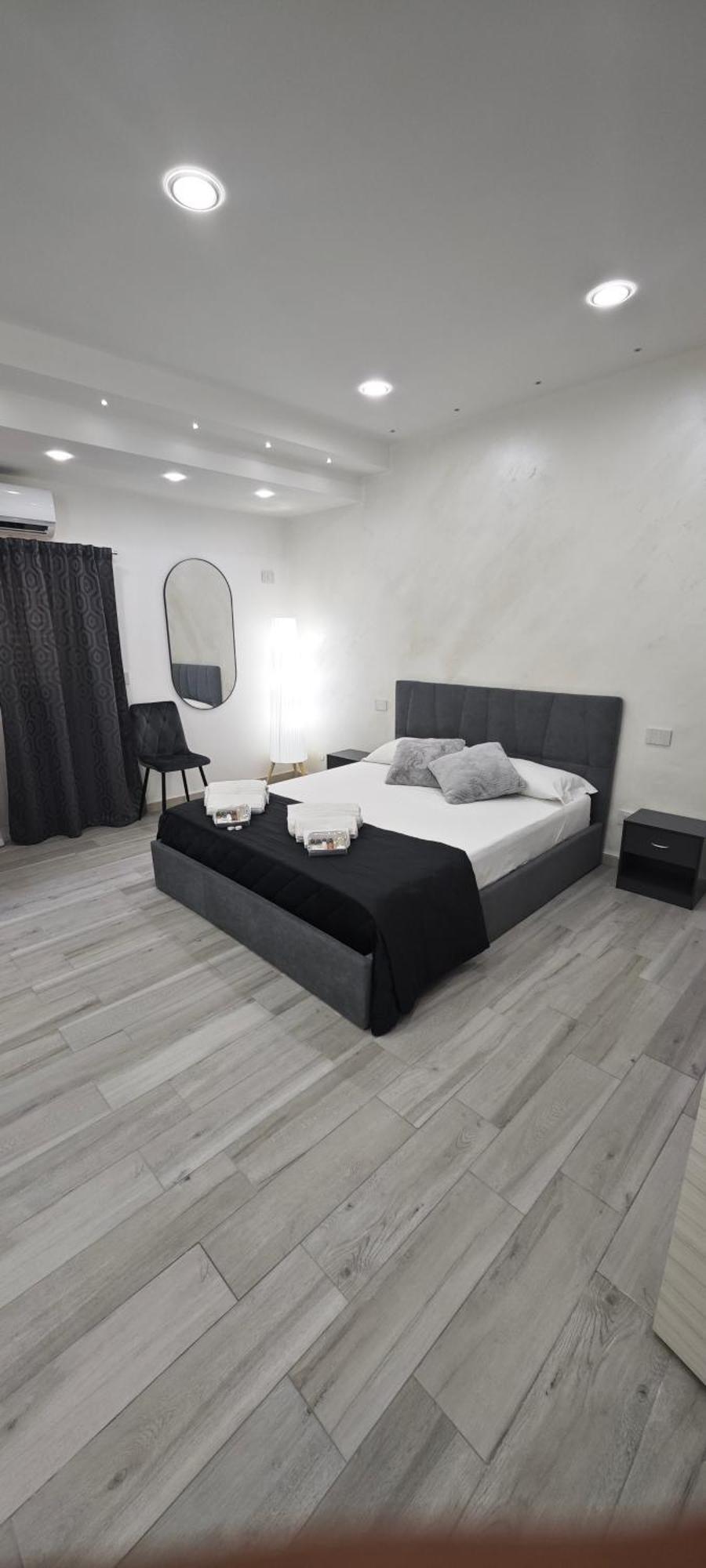 Wonder House Apartment Mirabella Imbaccari Bagian luar foto
