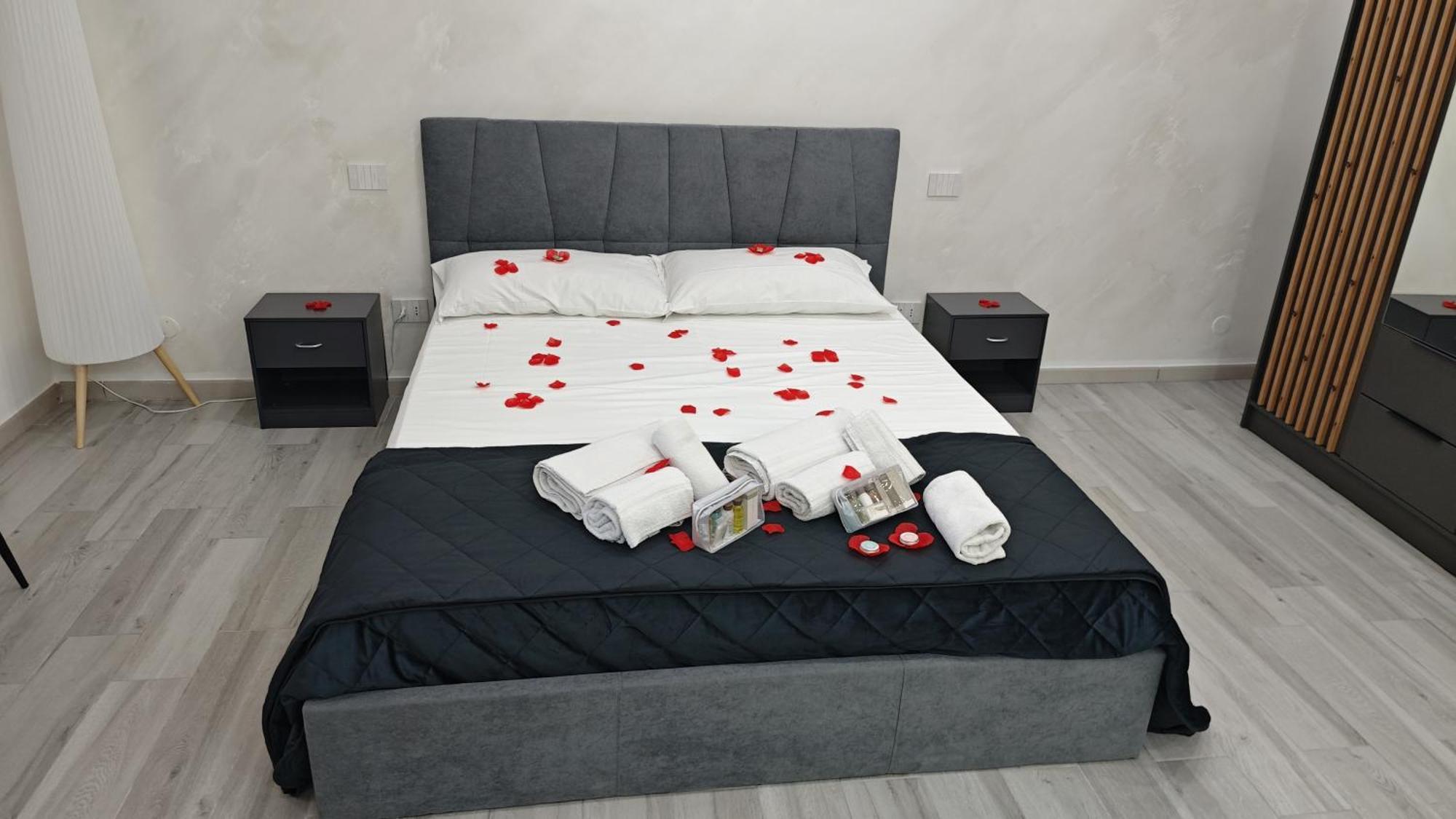 Wonder House Apartment Mirabella Imbaccari Bagian luar foto